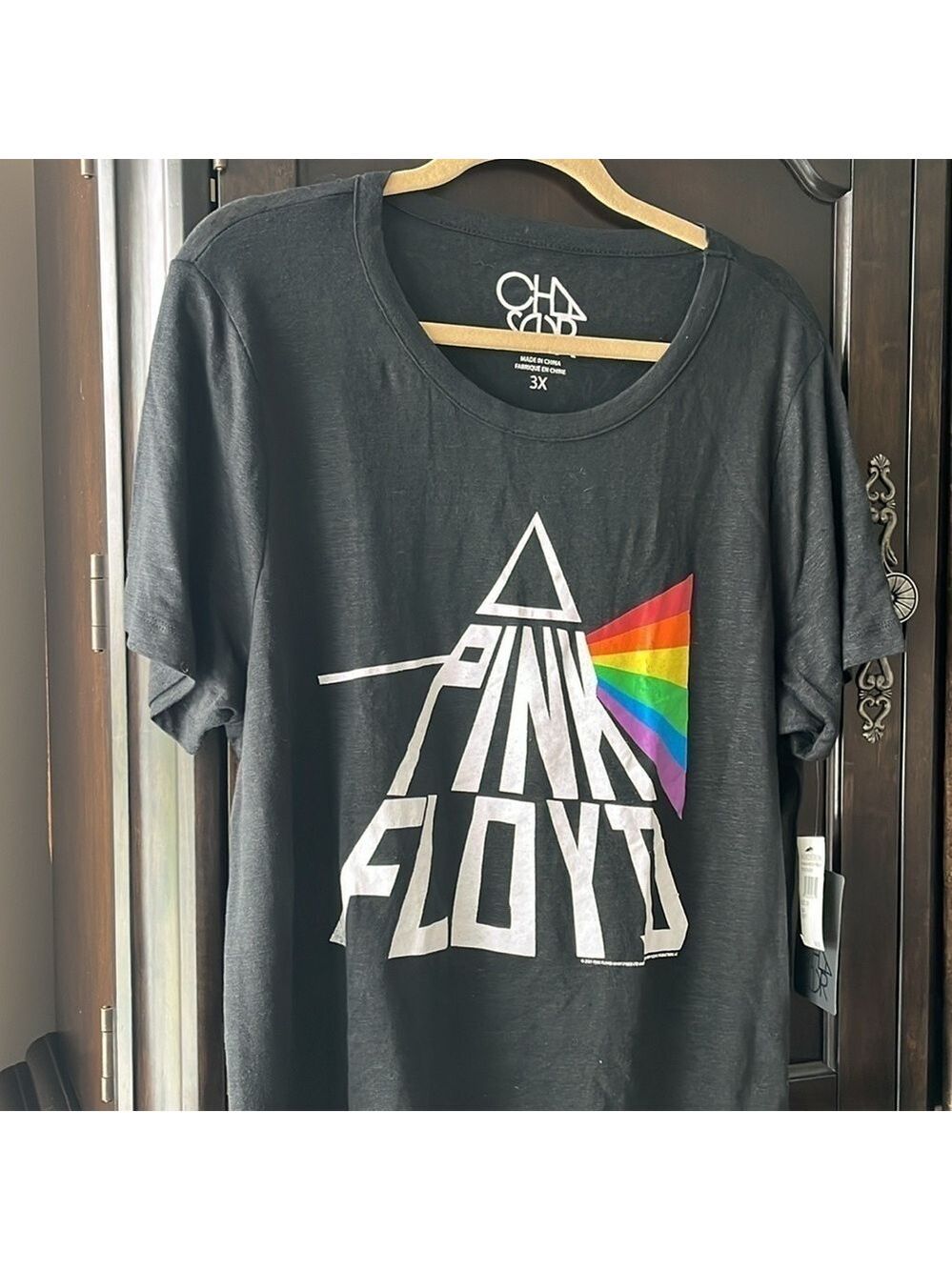 Chaser, Pink Floyd graphic tee